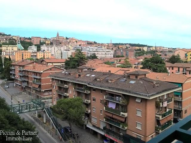 Via Martiri dei Lager 156 6 vani 110mq