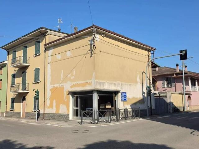 Via Martiri Della Liberta 12 vani 387mq