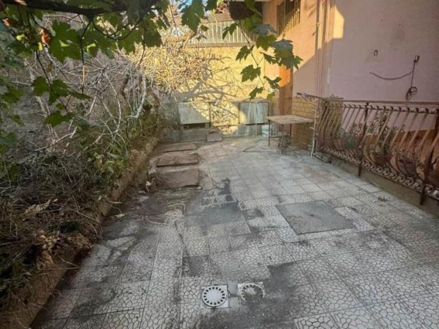 Via Martiri di Via Fani 46 5 vani 124mq