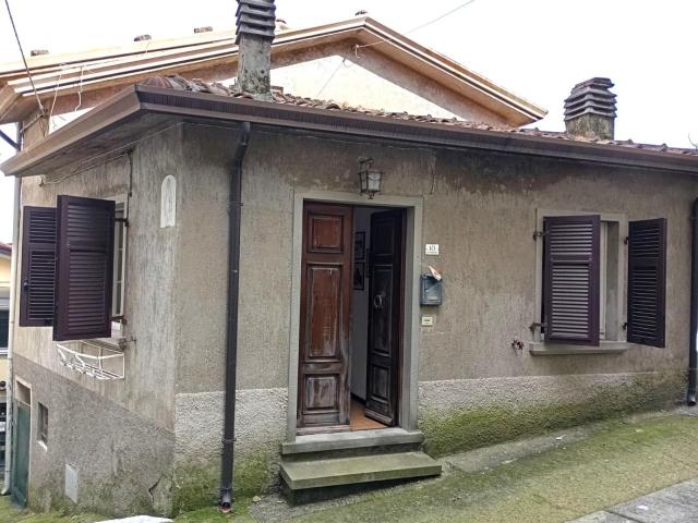 Via Marzano 7 vani 140mq