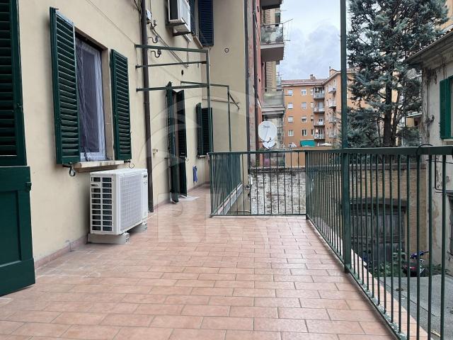 Via Mascarella 73 100 quadrilocale 81mq
