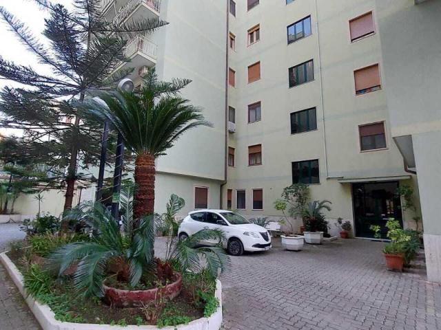 Via Medaglie D´Oro 388 5 vani 140mq