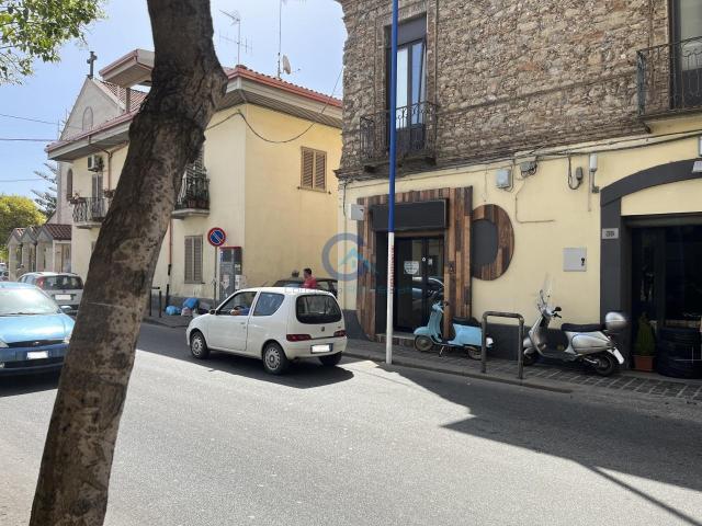 Via Mercato 27 monolocale 30mq