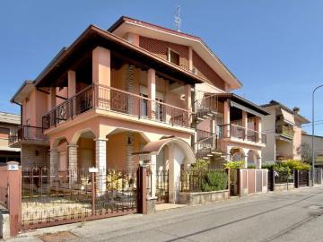 Via N. Bixio 5 trilocale 156mq