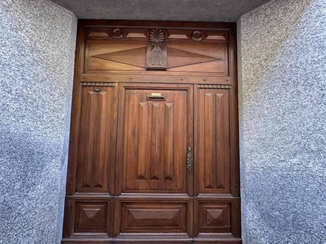 Via Nazionale 1 10 vani 300mq