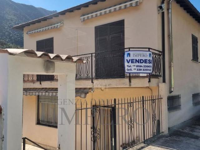 Via Nazionale 20 8 vani 180mq