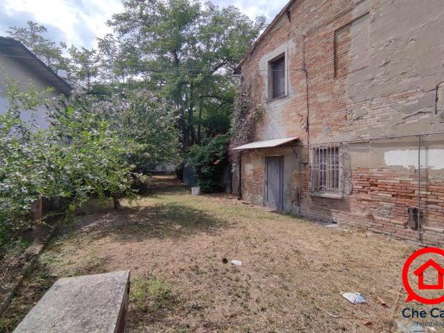 Via Nicola Sacco 6 vani 127mq