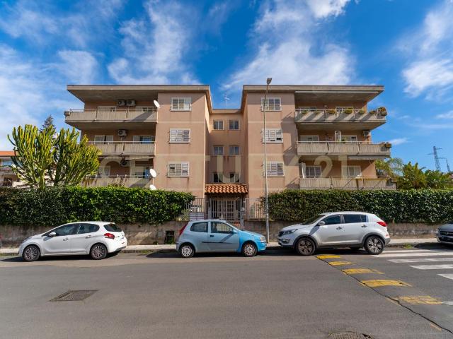 Via Nino Martoglio 13 5 vani 140mq