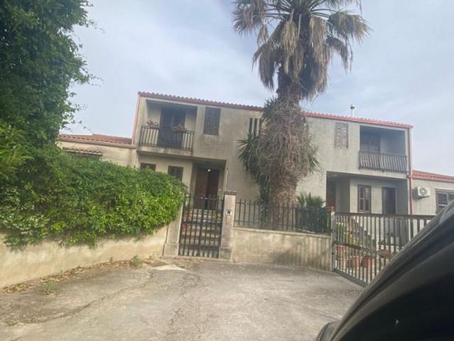 Via Sorda Scicli 143 A 24 5 vani 200mq