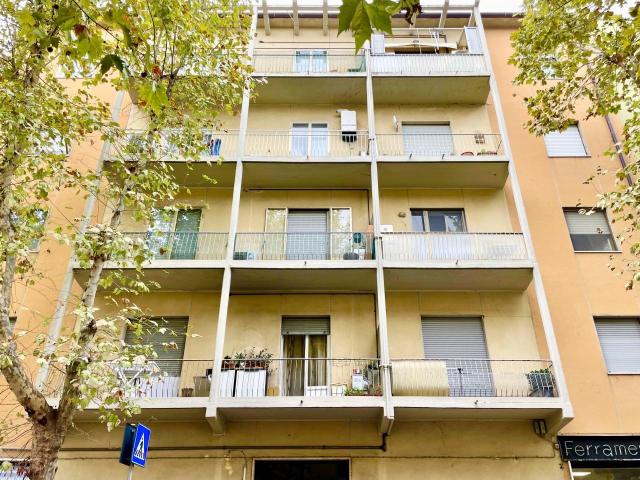 via Sauro BARBANELLA trilocale 64mq