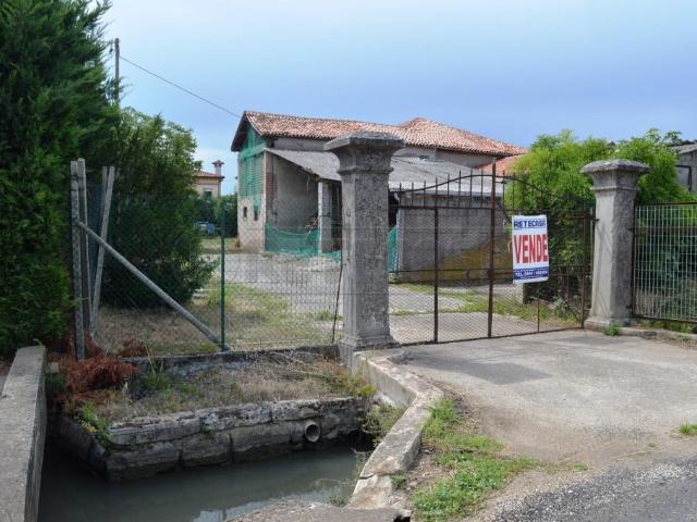 VIA SABBIONARA 15 vani 400mq