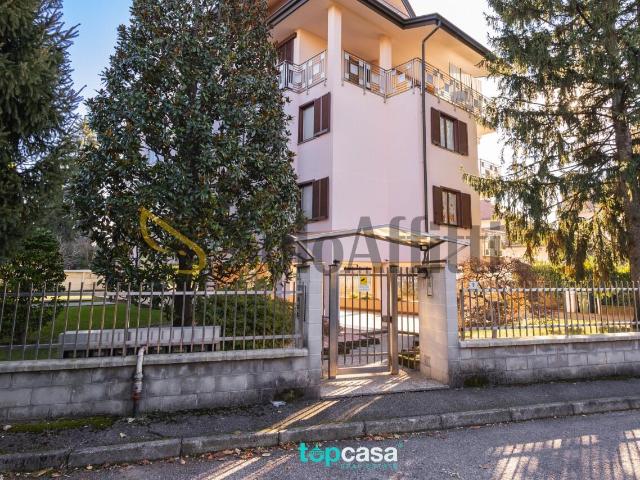 Via Salvo D´Acquisto 9 quadrilocale 222mq