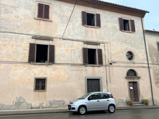 Via San Martino 63 30 vani 1000mq