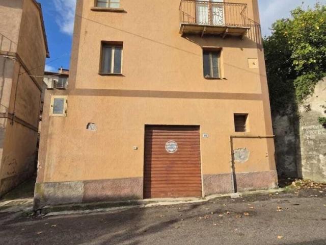 Via San Angelo di Ogliara 67 10 vani 170mq