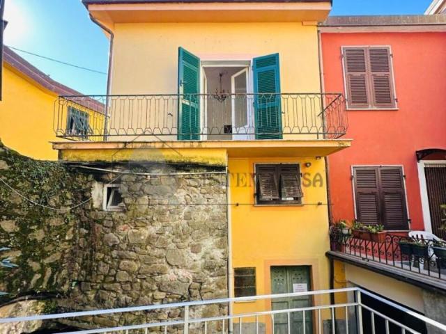 Via San Croce 10 35 vani 60mq