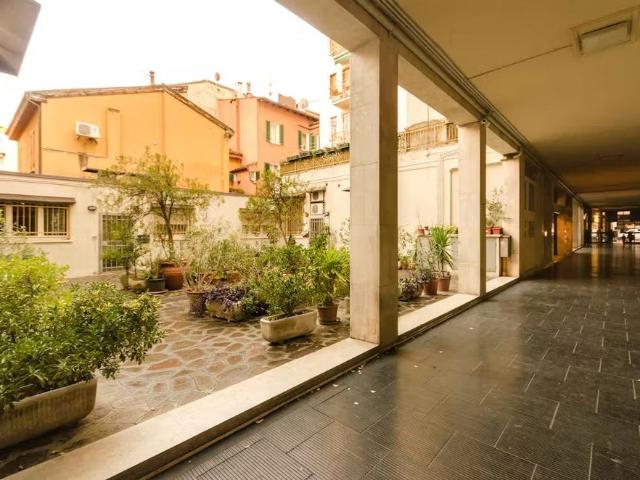 Via San Felice, Bologna, Emilia Romagna 40122