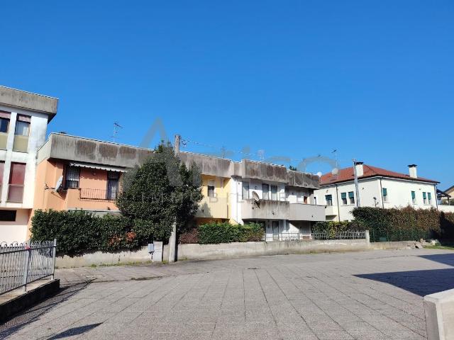 Via San Pio X RO 8 vani 171mq
