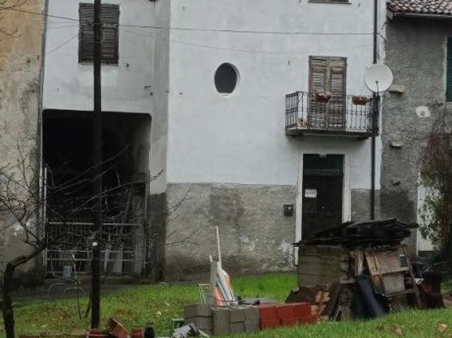 Via San Remigio 7 6 vani 100mq