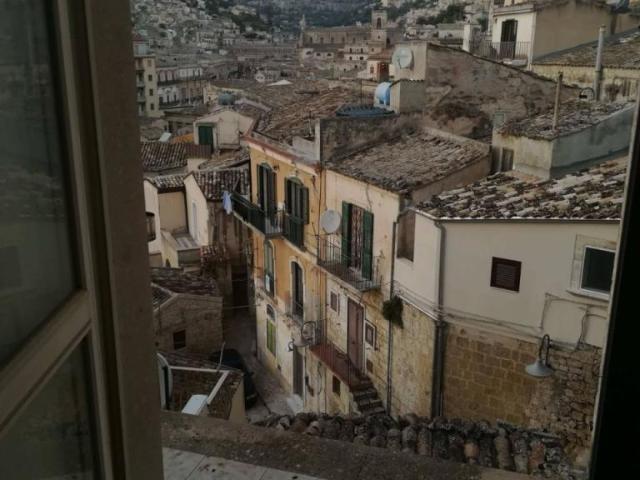 Via Sant´Aconsio 91 493 quadrilocale 100mq
