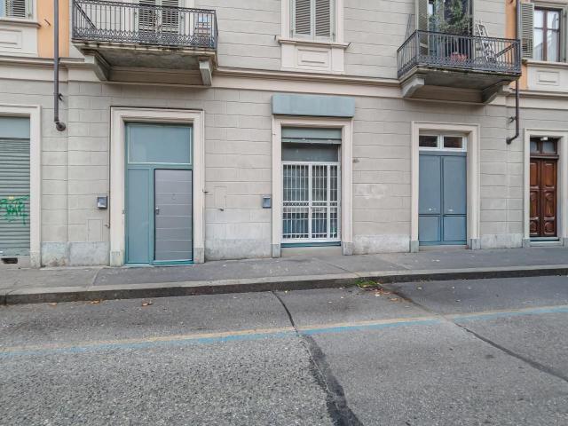Via Santa Chiara trilocale 81mq