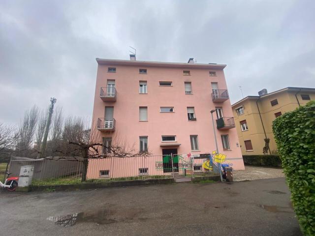 Via Scarabelli Zunti 18 trilocale 74mq