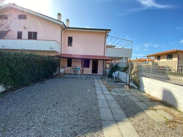 Via sergio leone PRATORANIERI quadrilocale 60mq