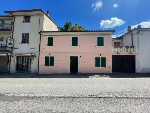 Via Serra di Sotto 37 8 vani 185mq