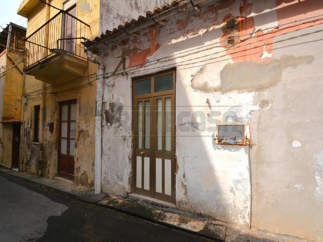Via Sibari 32 bilocale 55mq