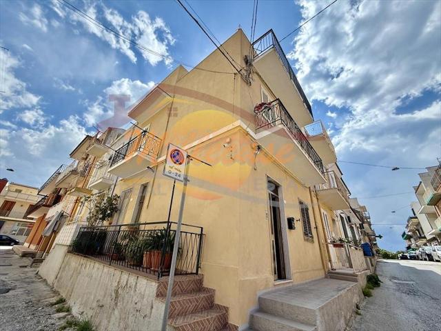 Via Siracusa quadrilocale 109mq
