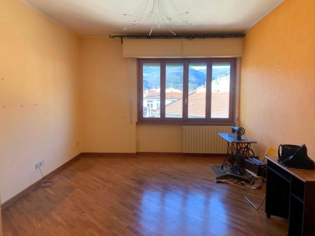 VIA SPARTACO LAVAGNINI SIECI quadrilocale 110mq