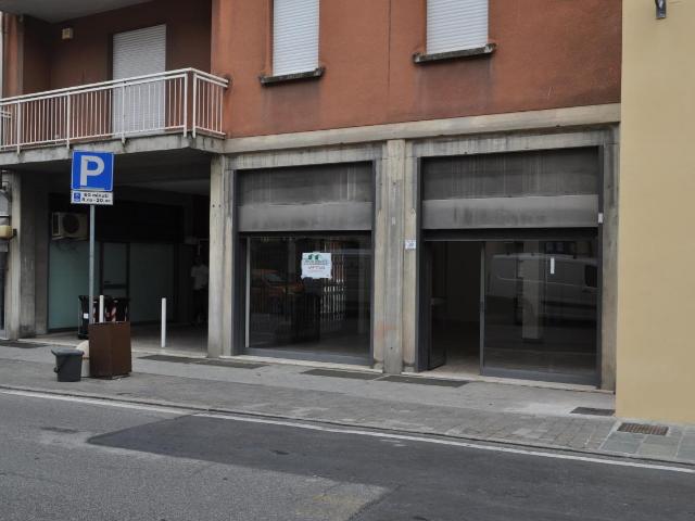 via spezia 49 bilocale 75mq