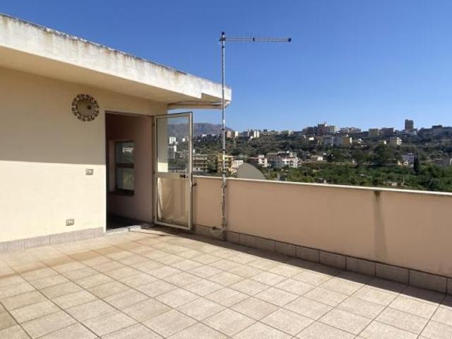 Via Spirito Santo 289 5 vani 195mq
