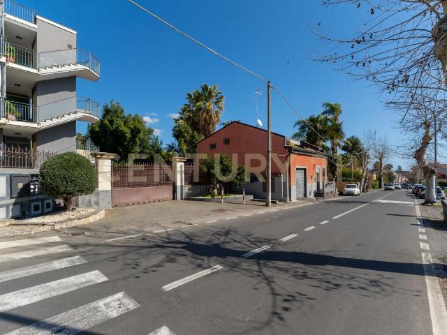 Via Stazione 12 6 vani 175mq