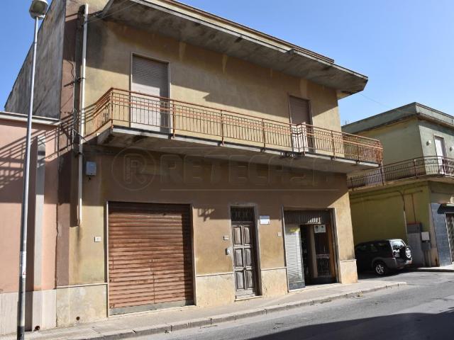 via stazione 70 8 vani 174mq