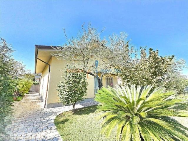 Via Podenzana 5 quadrilocale 100mq