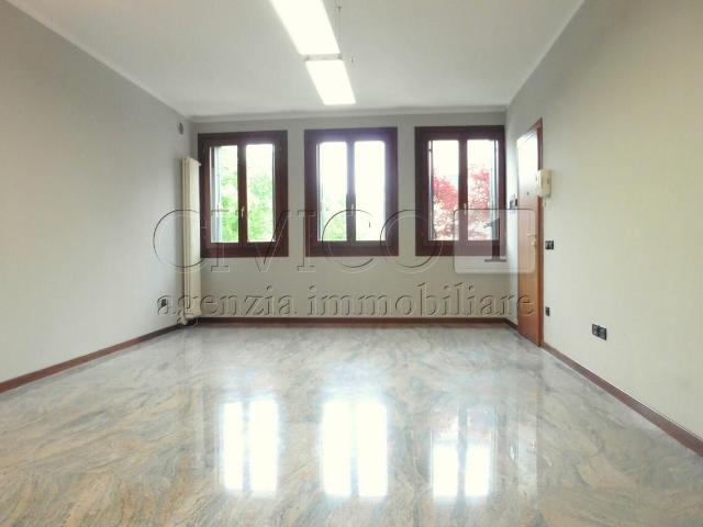 via Pola trilocale 70mq