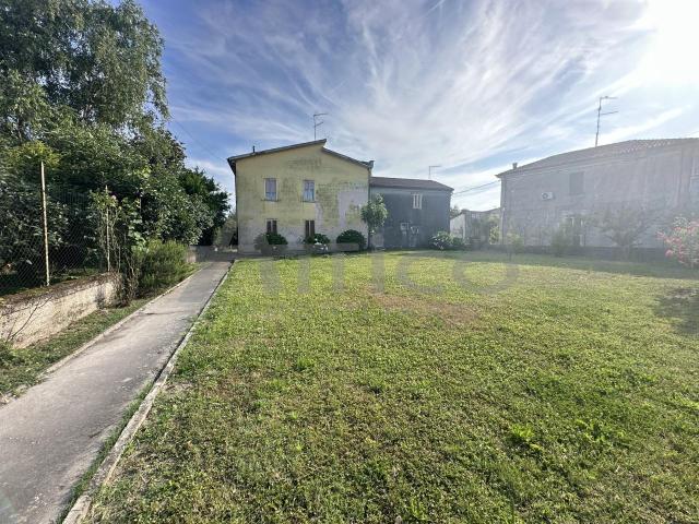 Via Ponte del Merlo RO 5 vani 120mq