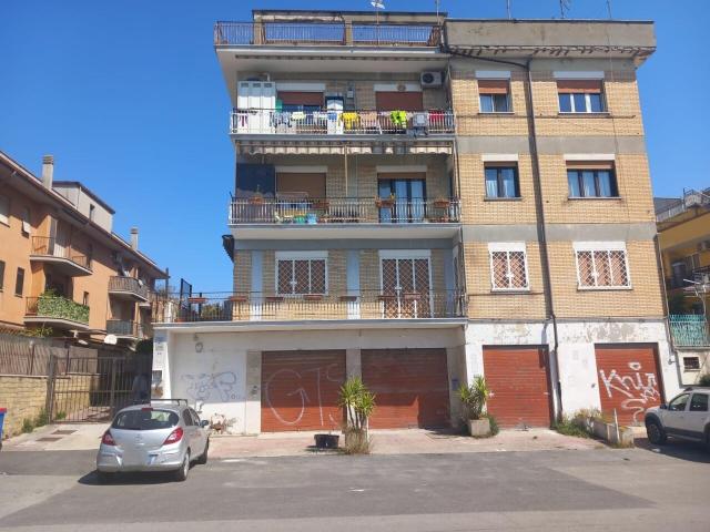 Via Ponte Lucano trilocale 72mq