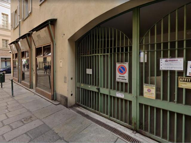 Via Porta Palatina 23 vani 299mq