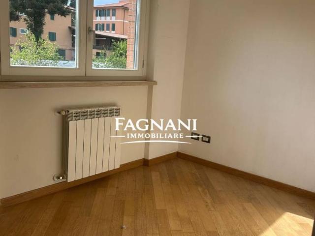 VIA PADRE M. COLAGROSSI APPARTAMENTO TRILOCALE E SERVIZI