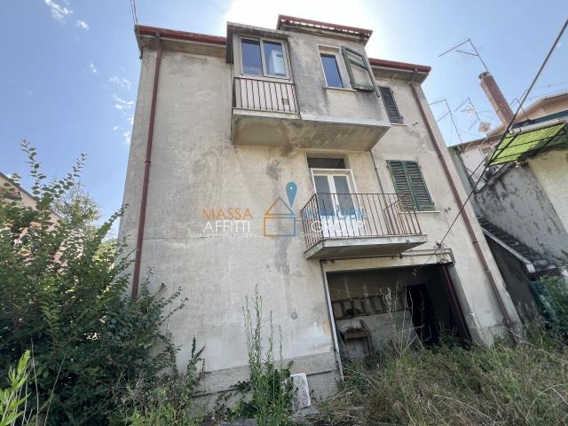Via Paolo Belmesseri 7 14 vani 216mq