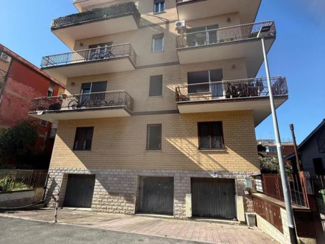 Via Partanna trilocale 80mq