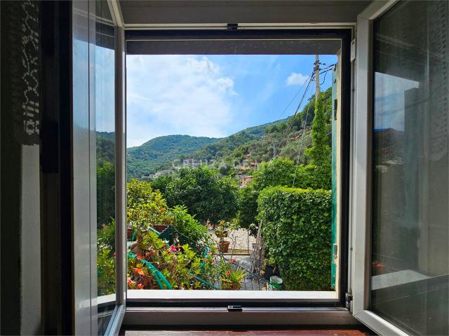Via Passalacqua Luminoso Appartamento in Casa Bifamiliare. 78m² Rapallo