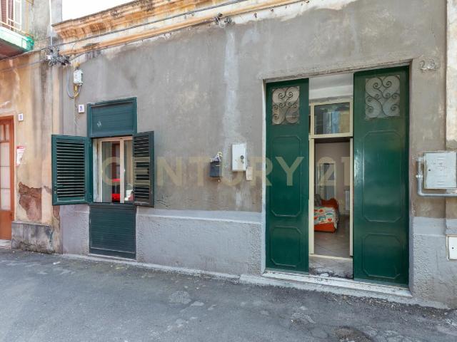 Via Pennisi 23 quadrilocale 80mq