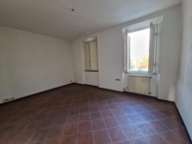 Via Pesciatina quadrilocale 60mq