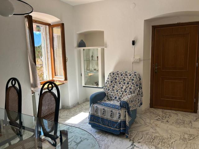 Via Pi delle Mura 32 quadrilocale 80mq