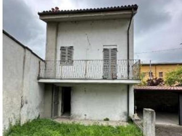 Via Piave snc 5 vani 143mq