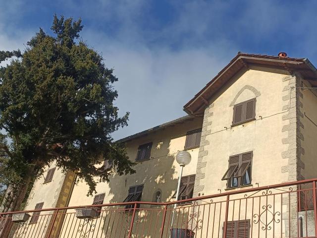Via Prato 21 5 vani 60mq