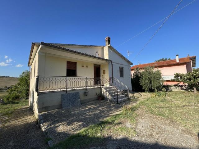 Via Prati 16 8 vani 171mq