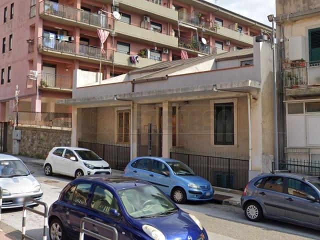Via Principe Ruffo 4 5 vani 140mq